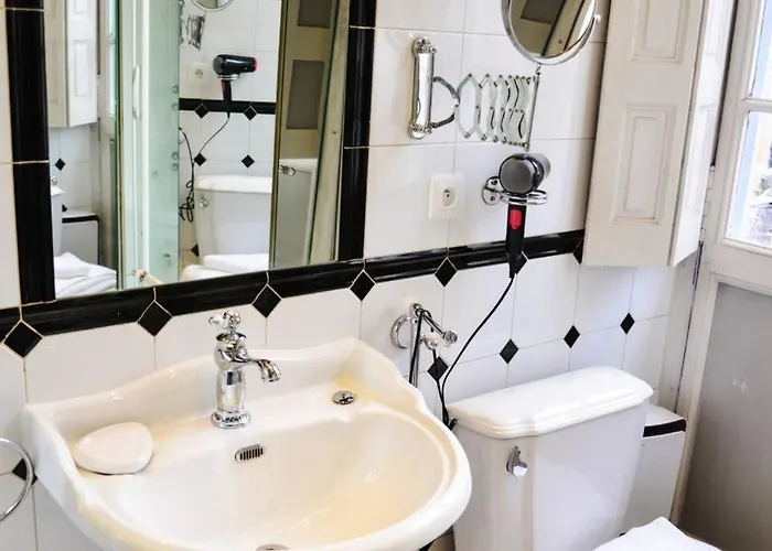 Toulousaine De Standing - Garage - Cour - Cinema